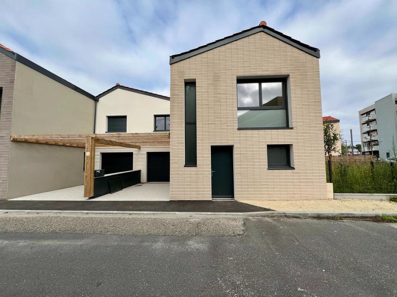 Maison - 101 m² - 4 pièces