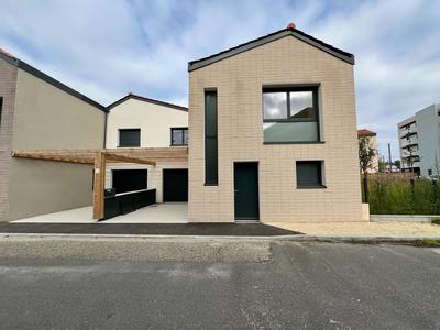 Maison - 101 m² - 4 pièces