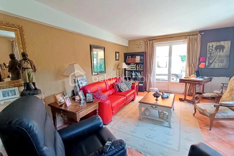 Maison - 200 m² - 7 pièces