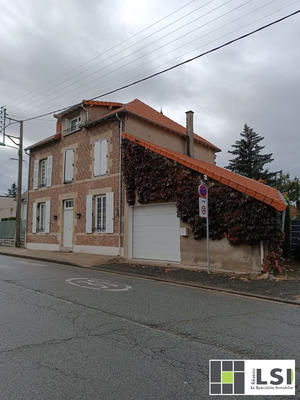 Maison - 208 m² - 10 pièces