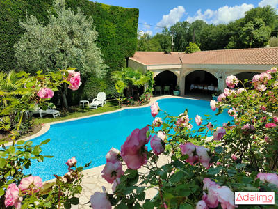 Villa - 266 m² - 8 pièces