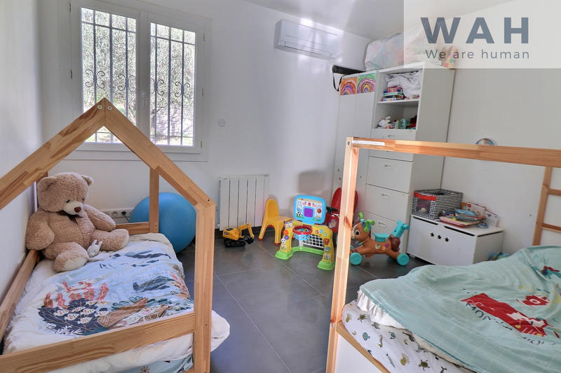 Maison - 205 m² - 6 pièces