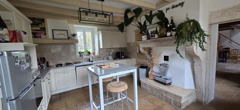 Maison ancienne - 180 m² - 6 pièces