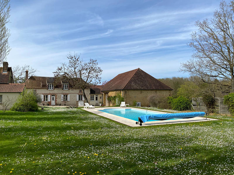 Demeure - 233 m² - 10 pièces