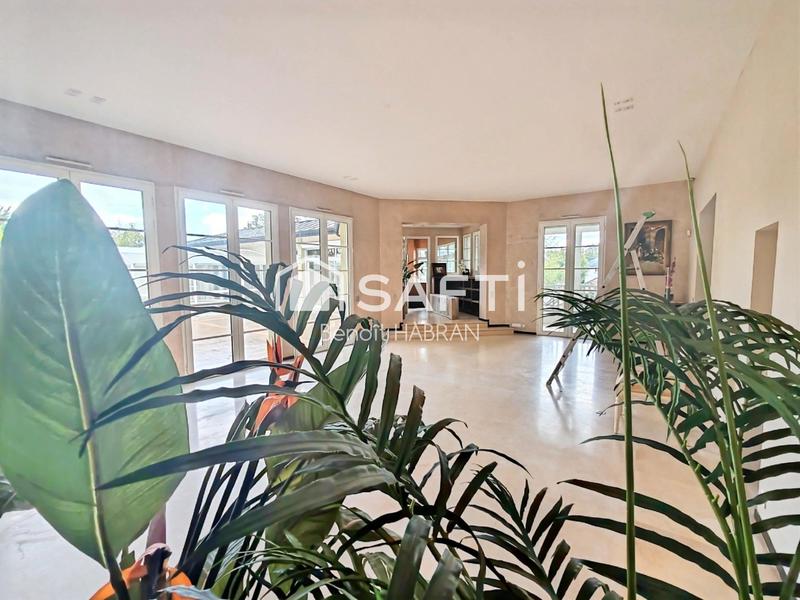 Villa - 650 m² - 14 pièces