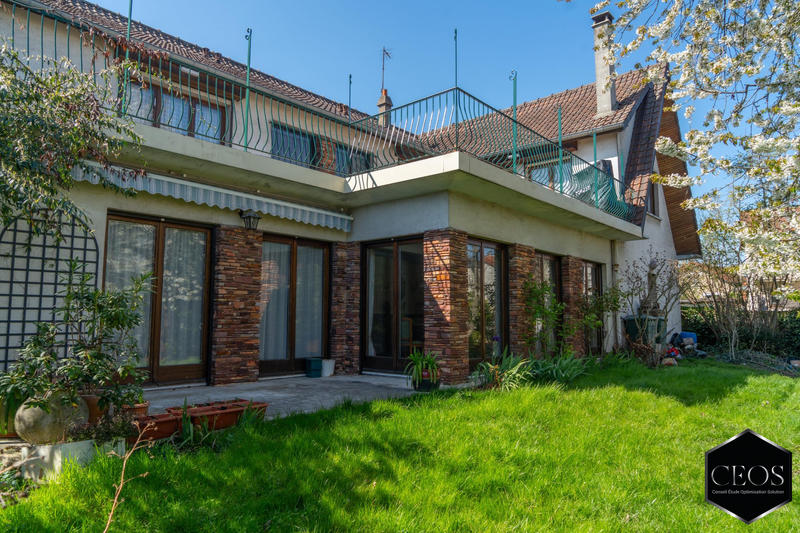 Maison ancienne - 272 m² - 15 pièces