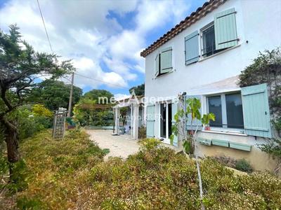 Maison - 104 m² - 4 pièces