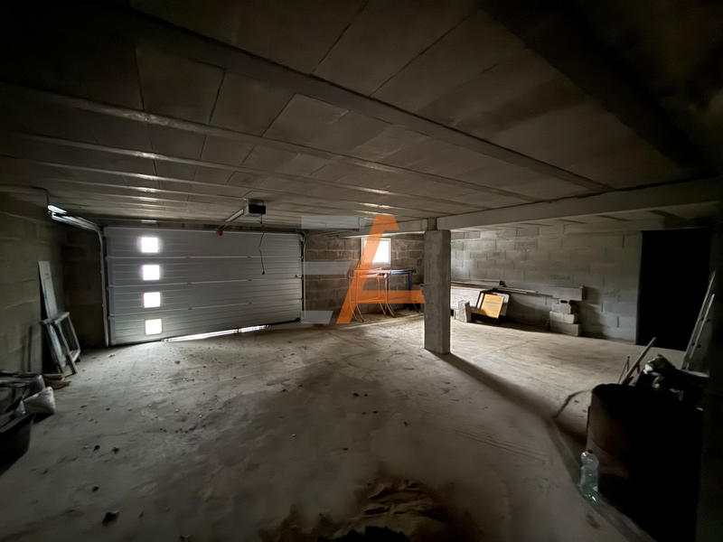 Maison - 170 m² - 1 pièce