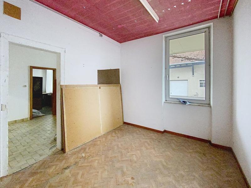 Local d'activités - 135 m² - 5 pièces