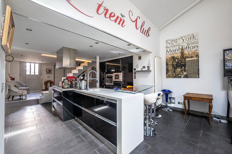 Appartement - 200 m² - 6 pièces