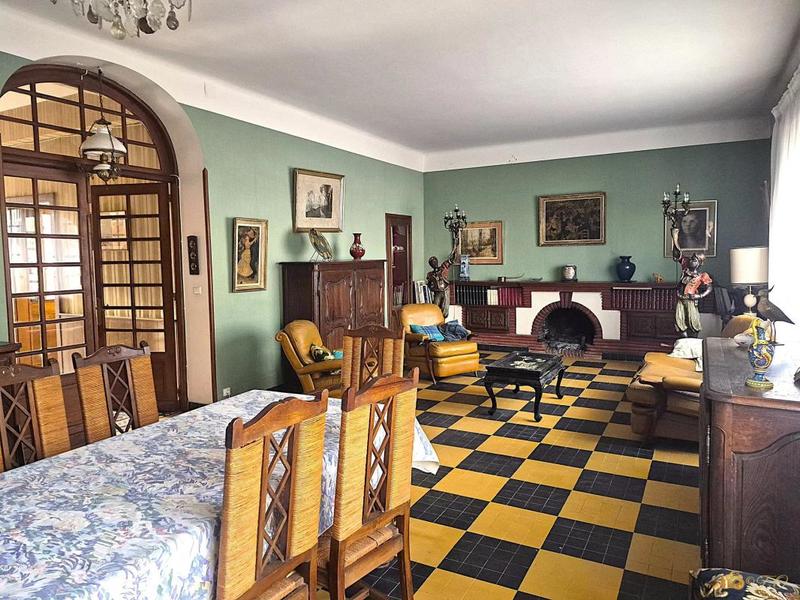 Maison de maîtres - 330 m² - 14 pièces