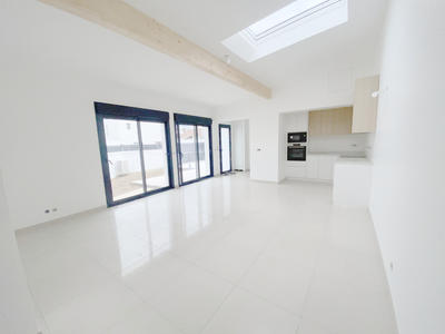 Maison - 104 m² - 4 pièces