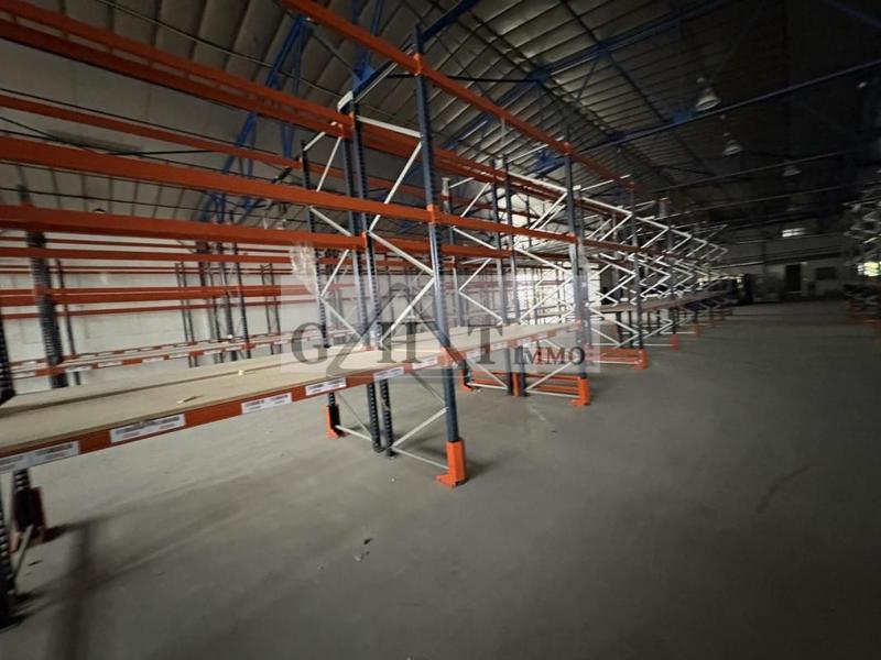 Entrepôt - 2 391 m²