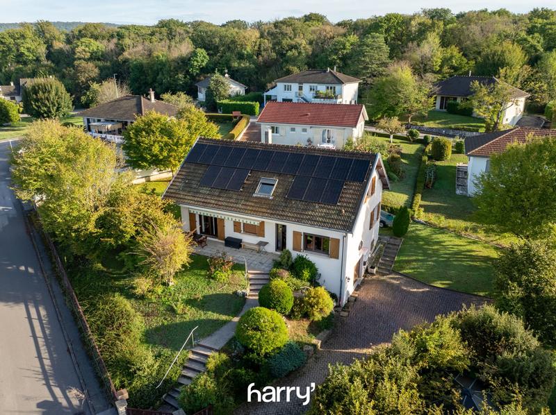 Maison - 183 m² - 7 pièces