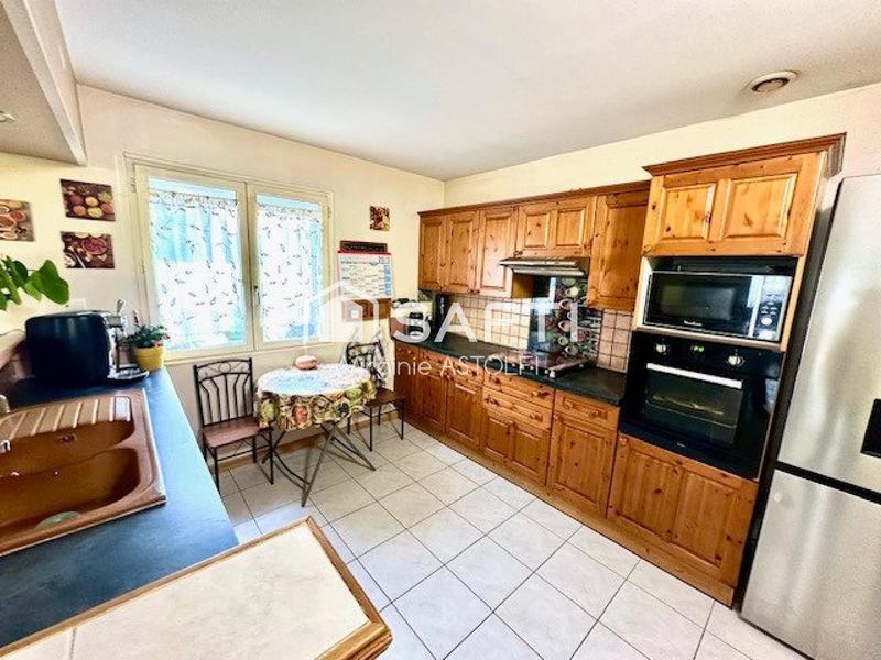 Maison - 200 m² - 8 pièces