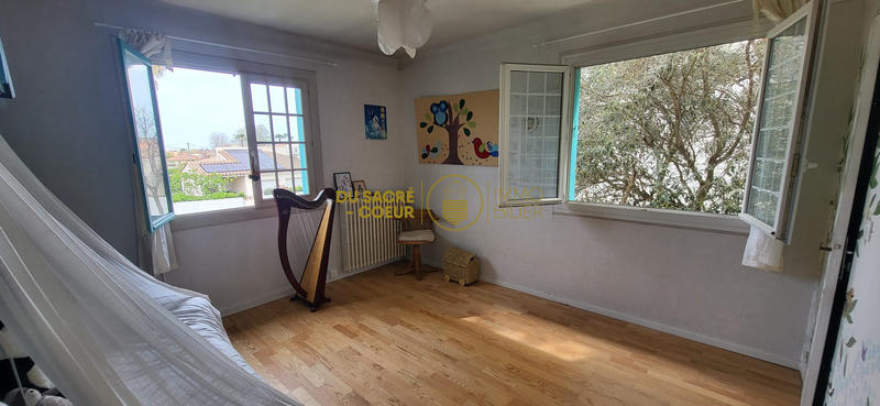 Maison - 213 m² - 6 pièces