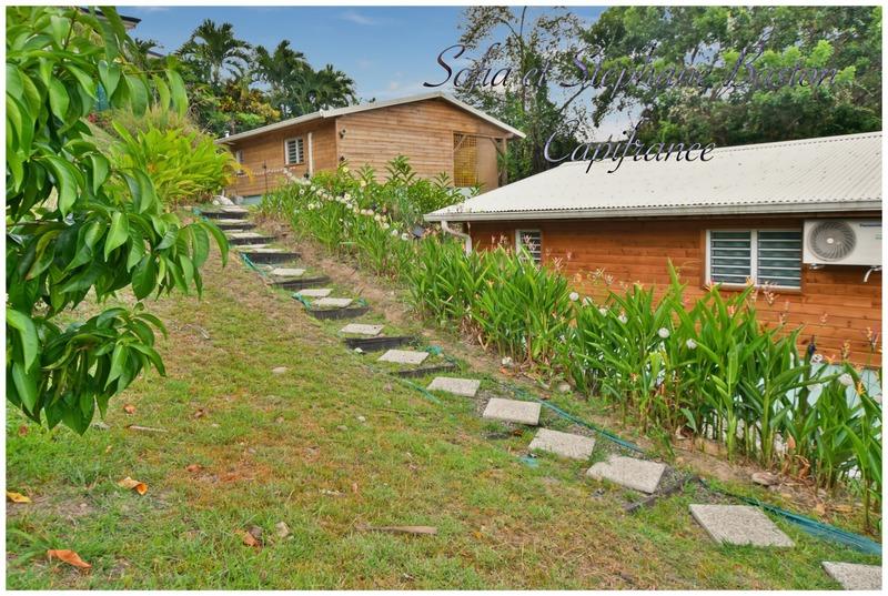 Maison - 241 m² - 10 pièces