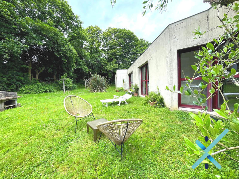 Maison contemporaine - 252 m² - 11 pièces