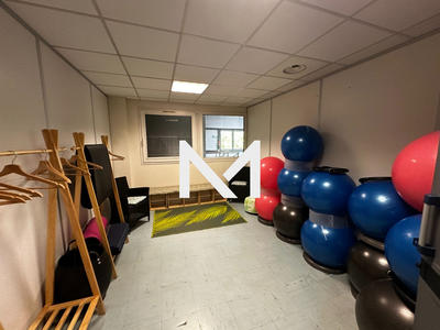 Local commercial - 95 m² - 3 pièces