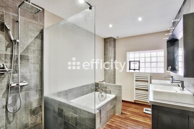 Maison - 144 m² - 6 pièces