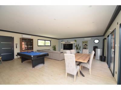 Maison - 194 m² - 6 pièces