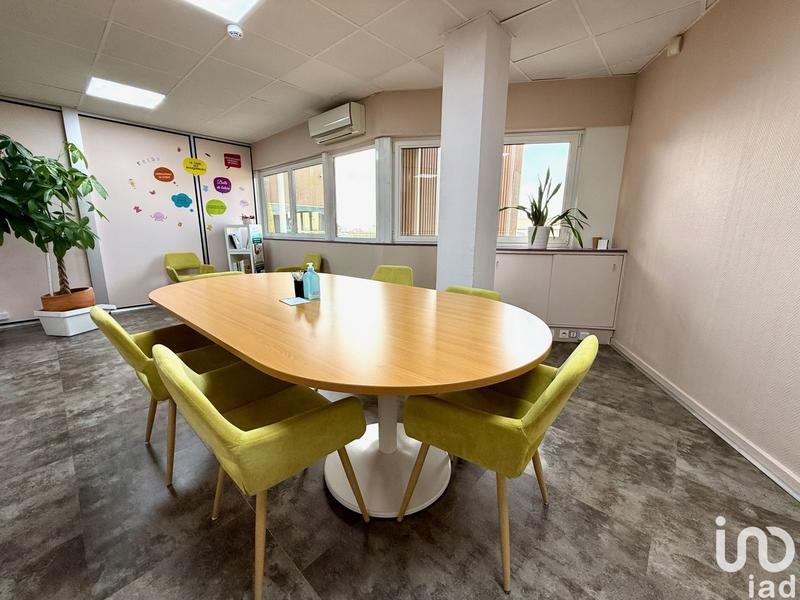 Local commercial - 2 054 m²