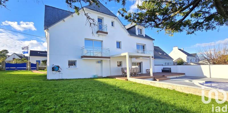 Maison - 216 m² - 7 pièces