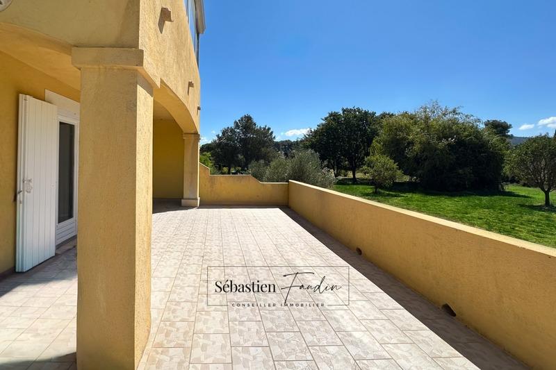 Maison - 236 m² - 9 pièces