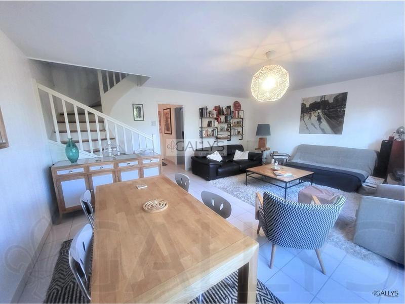 Maison - 88 m² - 4 pièces