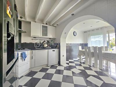 Maison traditionnelle - 108 m² - 5 pièces