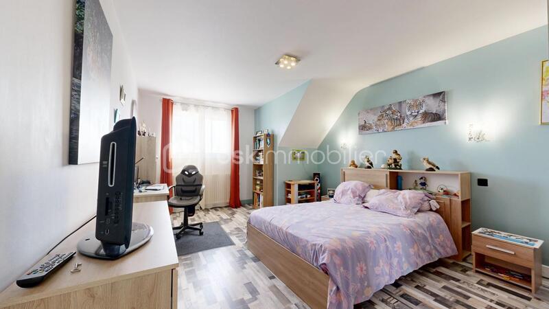 Propriété - 255 m² - 10 pièces