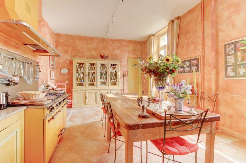 Maison de maîtres - 368 m² - 12 pièces