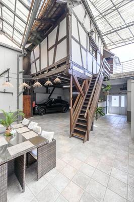 Maison - 405 m² - 6 pièces