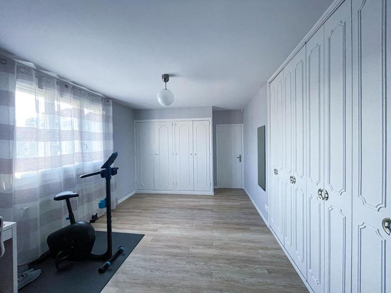 Appartement - 136 m² - 6 pièces