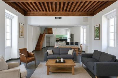 Maison - 223 m² - 9 pièces