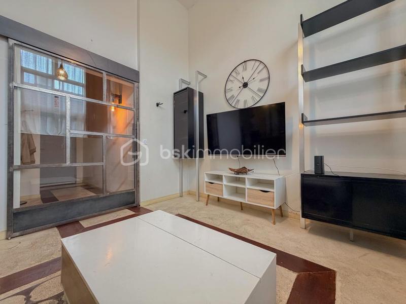 Loft - 77 m² - 3 pièces