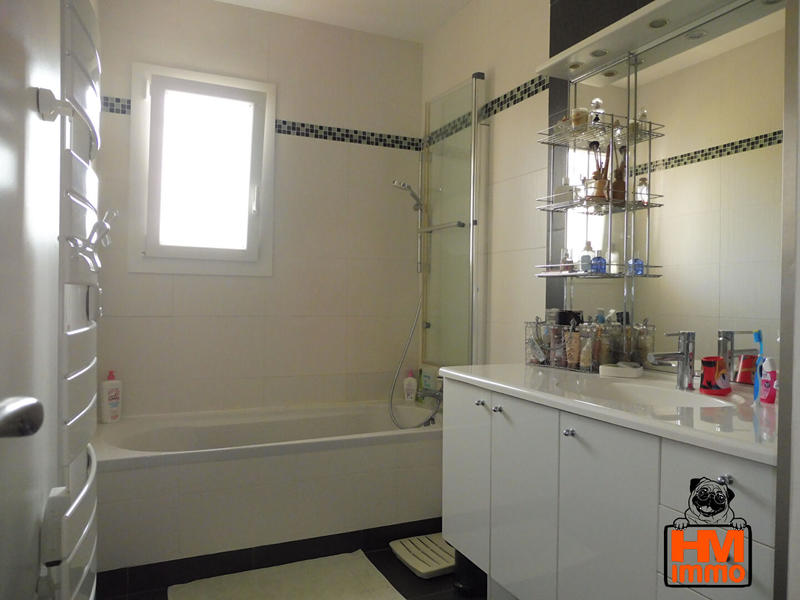 Maison - 101 m² - 5 pièces