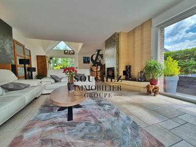 Maison - 137 m² - 6 pièces