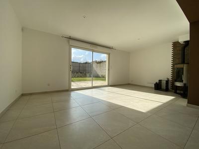 Maison traditionnelle - 80 m² - 5 pièces