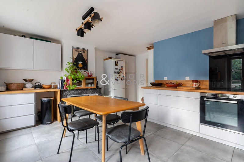 Appartement - 196 m² - 6 pièces