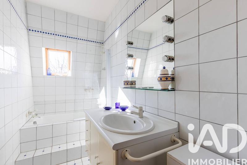 Maison - 195 m² - 8 pièces