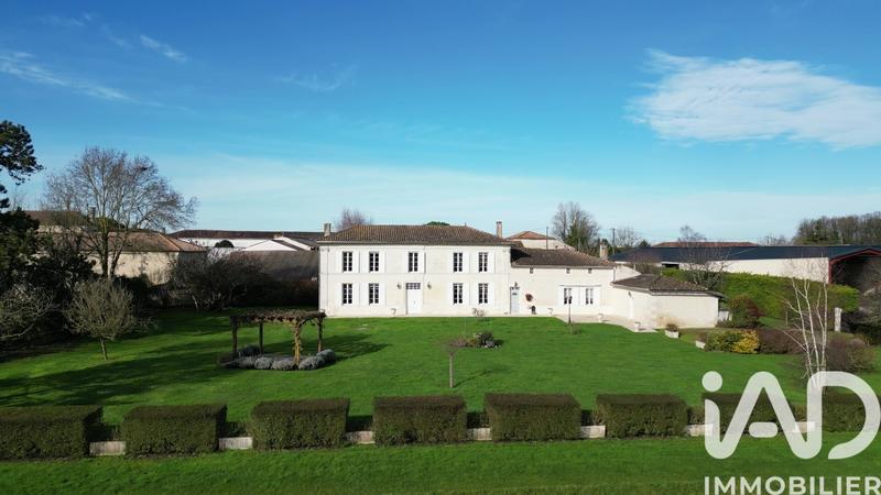 Maison - 327 m² - 10 pièces