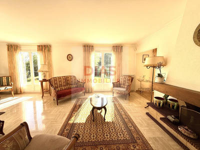 Maison - 140 m² - 2 pièces