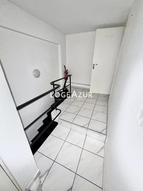 Local commercial - 57 m² - 3 pièces