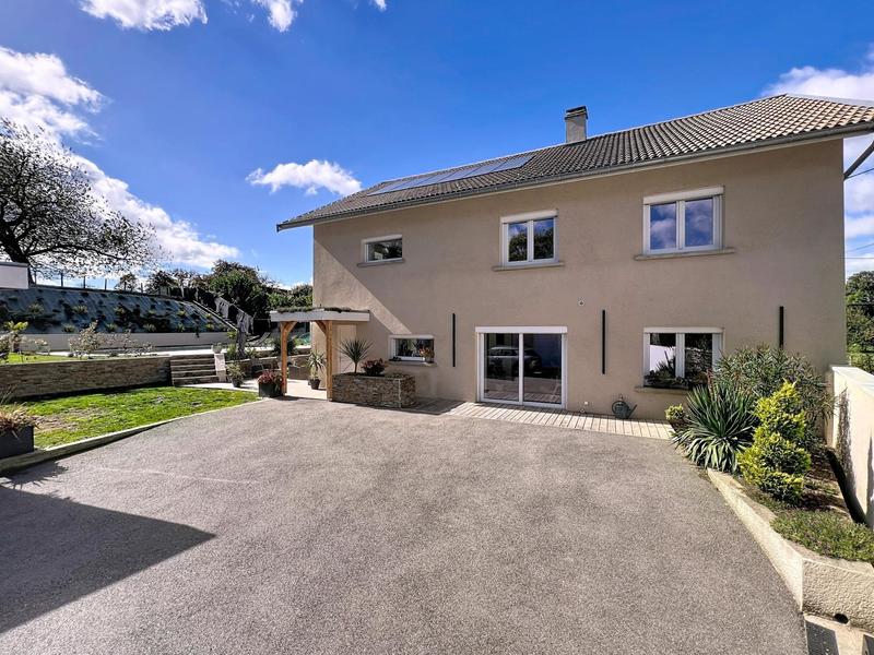 Maison - 178 m² - 6 pièces