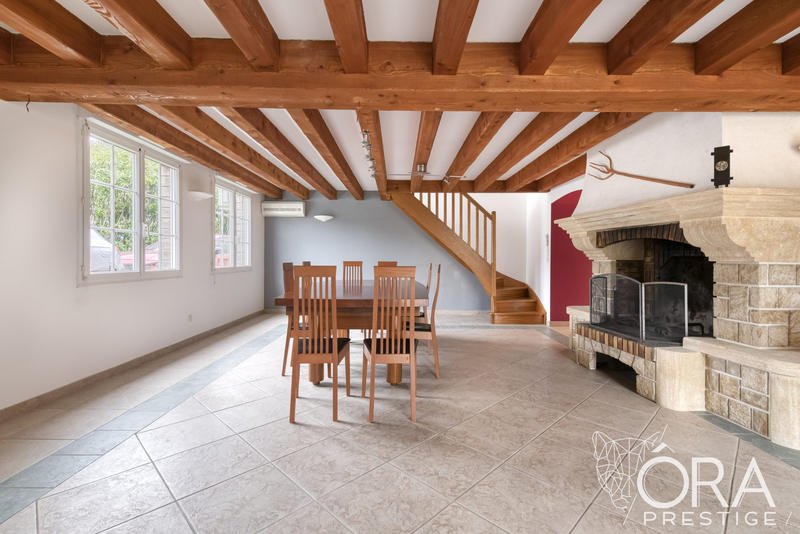 Maison - 189 m² - 8 pièces