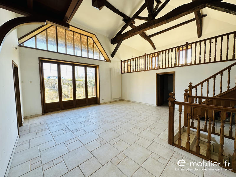 Maison - 218 m² - 8 pièces