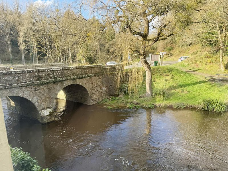 Maison - 245 m² - 9 pièces