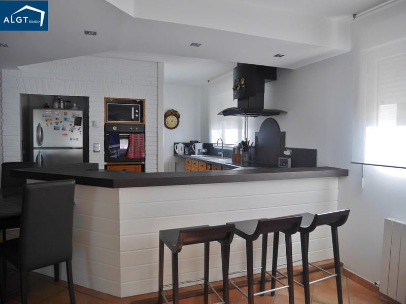 Villa - 210 m² - 6 pièces