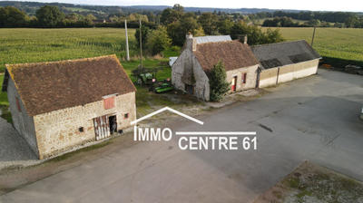 Maison - 1 300 m² - 6 pièces